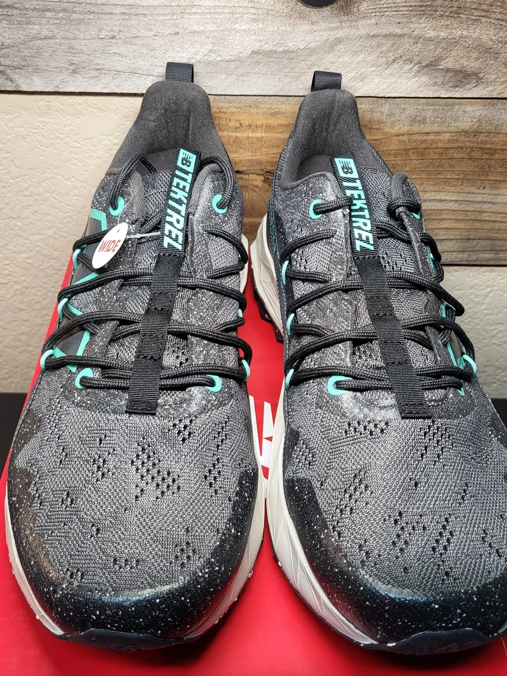 *NEW* New Balance Tektrel Trail Running Shoes Black Green Men's Size 12 WIDE 2E